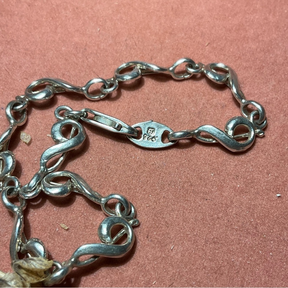 🎼 Sterling Silver Treble Clef Bracelet - Picture 2 of 7
